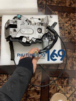 Ổ khóa ngậm cửa Toyota Sienna