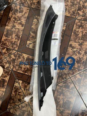 Ốp ba đờ xốc trước Focus